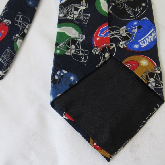 Team NFL Classic Logo Helmet Novelty 3.75" Silk Tie - Picture 2 of 7